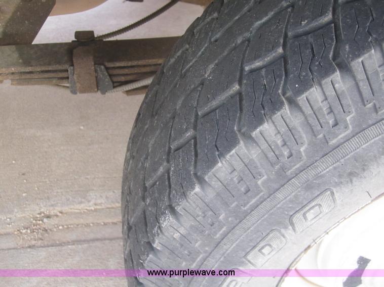 image for item B5711 1991 Chevrolet Suburban 1500 SUV