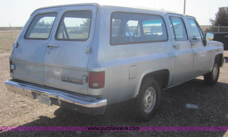 image for item B5767 1989 Chevrolet Suburban 1500 SUV