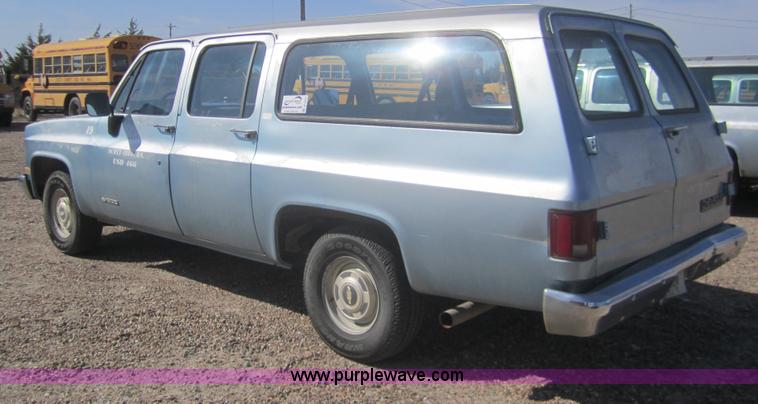 image for item B5767 1989 Chevrolet Suburban 1500 SUV