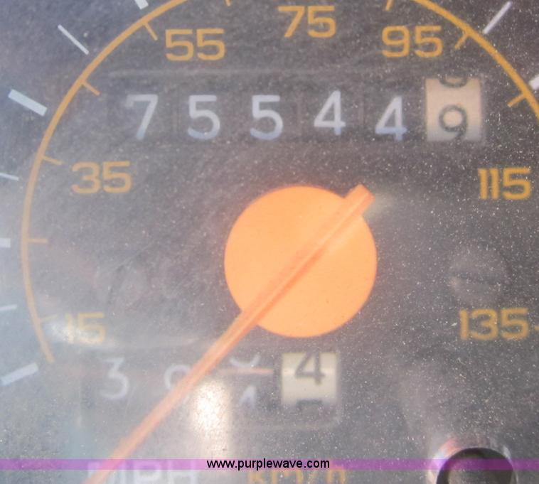 image for item B5767 1989 Chevrolet Suburban 1500 SUV