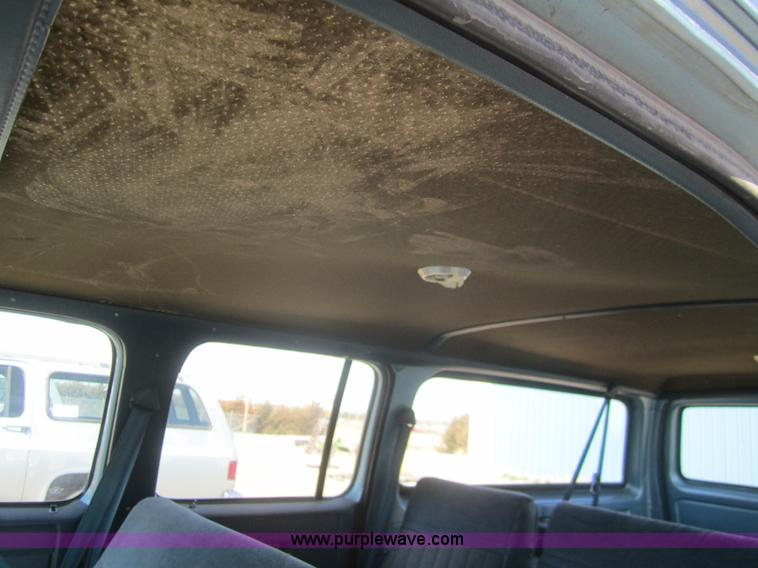 image for item B5767 1989 Chevrolet Suburban 1500 SUV