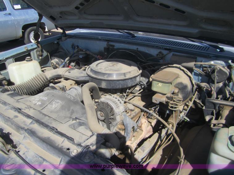 image for item B5767 1989 Chevrolet Suburban 1500 SUV