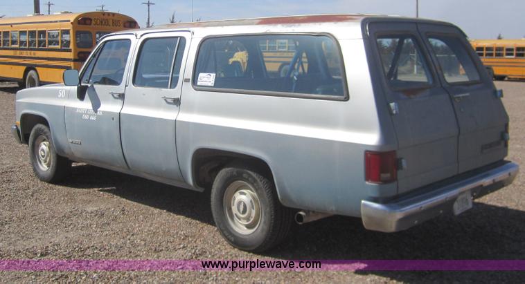 image for item B5769 1989 Chevrolet Suburban 1500 SUV