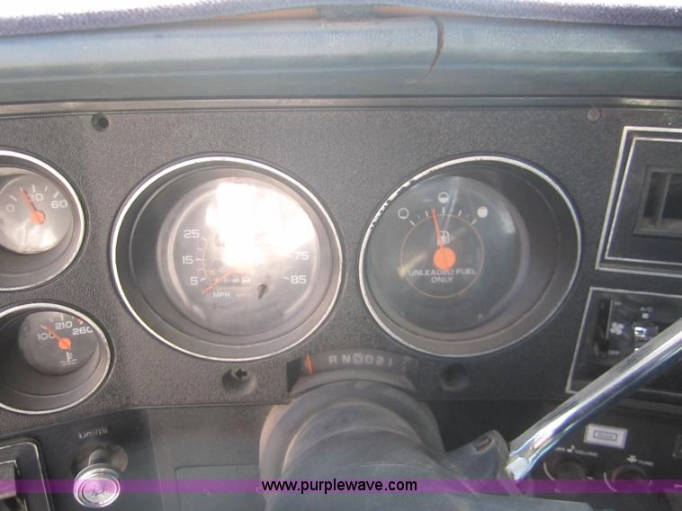 image for item B5769 1989 Chevrolet Suburban 1500 SUV