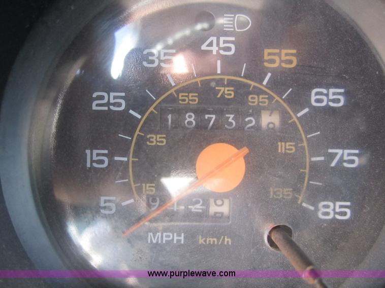 image for item B5769 1989 Chevrolet Suburban 1500 SUV