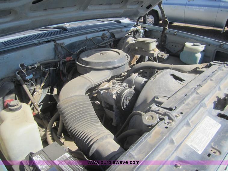 image for item B5769 1989 Chevrolet Suburban 1500 SUV