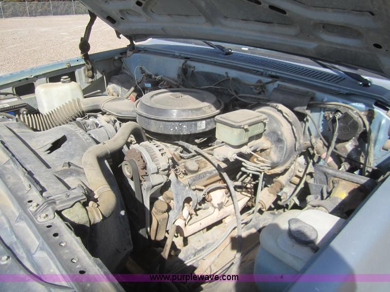 image for item B5769 1989 Chevrolet Suburban 1500 SUV