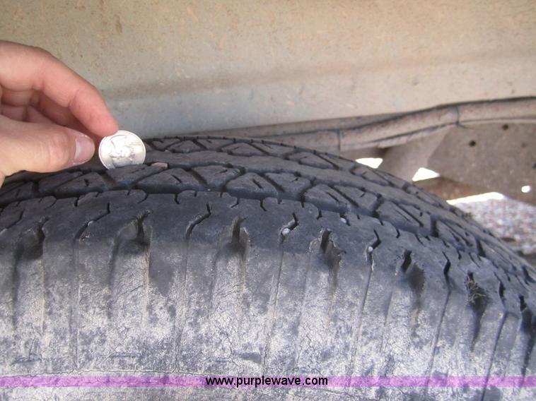 image for item B5769 1989 Chevrolet Suburban 1500 SUV