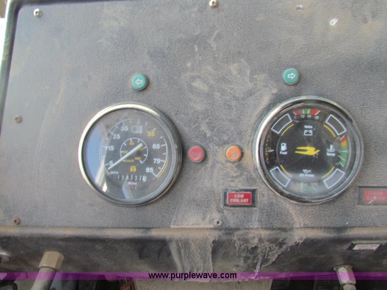 image for item B7191 1993 Blue Bird TC2000 school bus