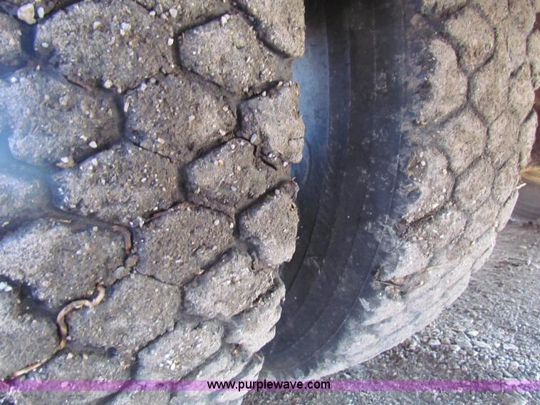 image for item B7191 1993 Blue Bird TC2000 school bus