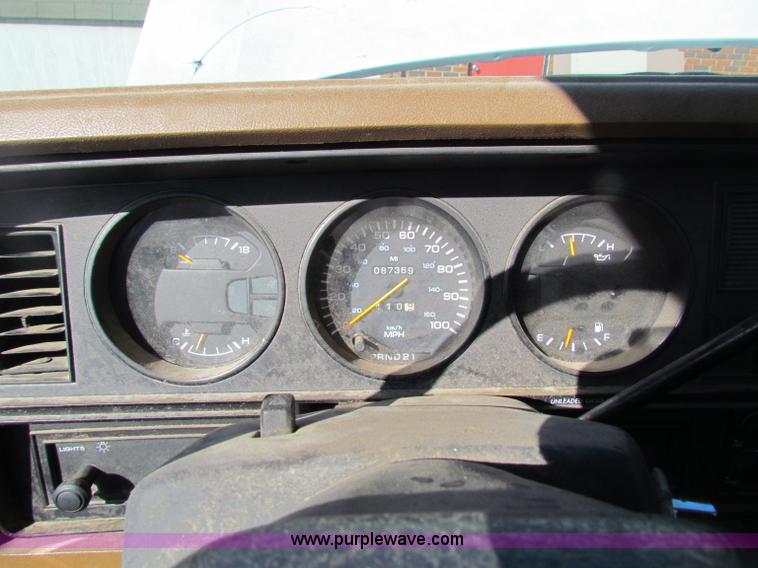 image for item B7193 1992 Dodge Ram D250 LE pickup truck