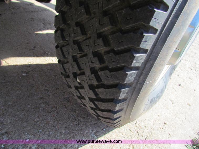 image for item B7193 1992 Dodge Ram D250 LE pickup truck