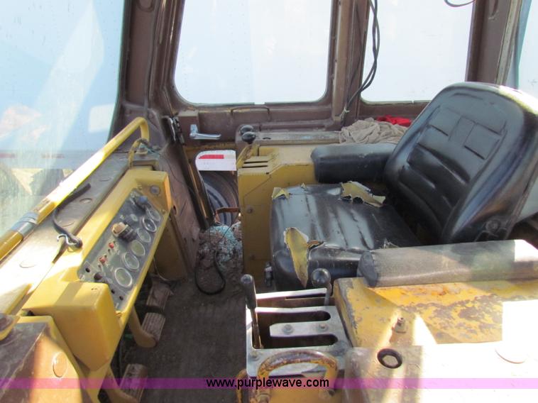image for item B7195 1986 Caterpillar 955L track loader