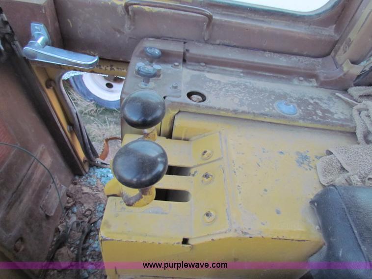 image for item B7195 1986 Caterpillar 955L track loader