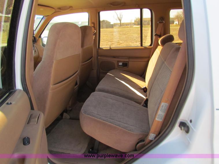 image for item B7196 1996 Ford Explorer XLT SUV