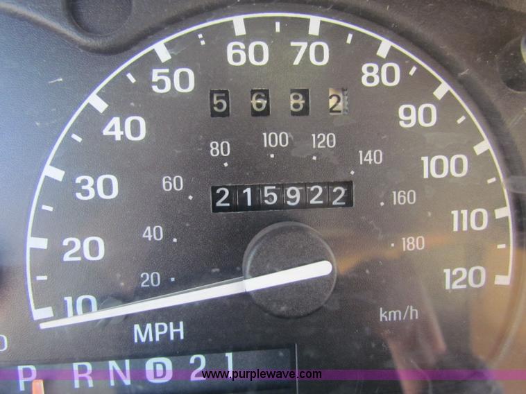 image for item B7196 1996 Ford Explorer XLT SUV