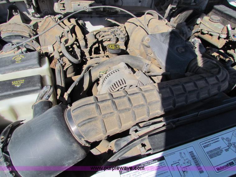 image for item B7196 1996 Ford Explorer XLT SUV