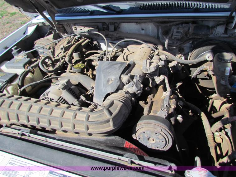 image for item B7196 1996 Ford Explorer XLT SUV