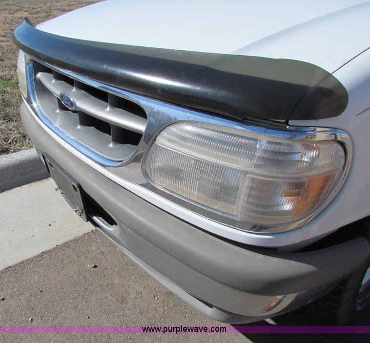 image for item B7196 1996 Ford Explorer XLT SUV