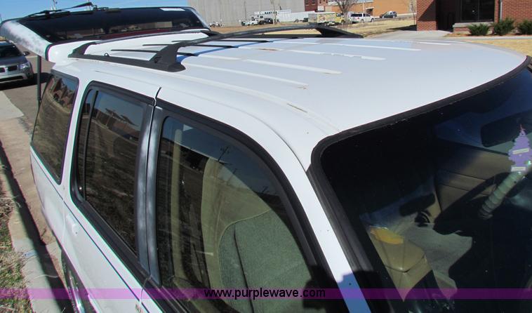 image for item B7196 1996 Ford Explorer XLT SUV