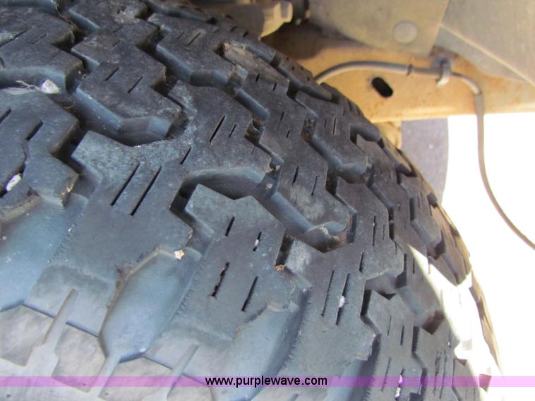 image for item B7196 1996 Ford Explorer XLT SUV