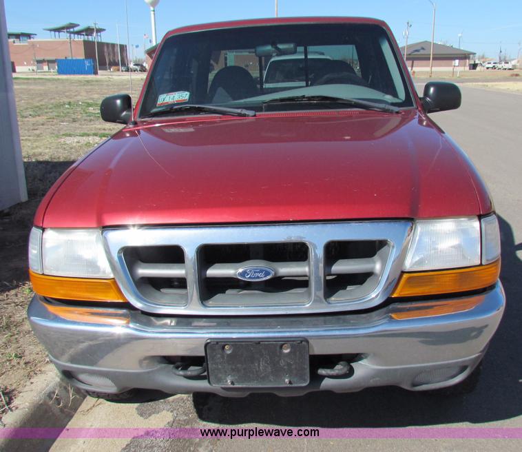 image for item B7197 1999 Ford Ranger SuperCab pickup truck