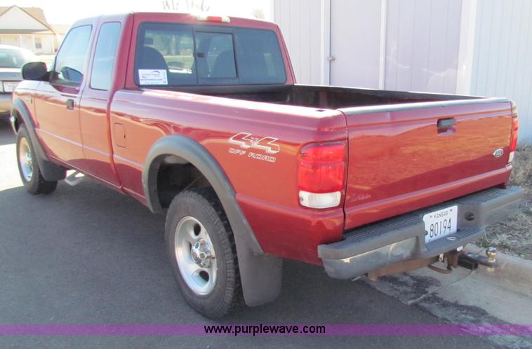 image for item B7197 1999 Ford Ranger SuperCab pickup truck