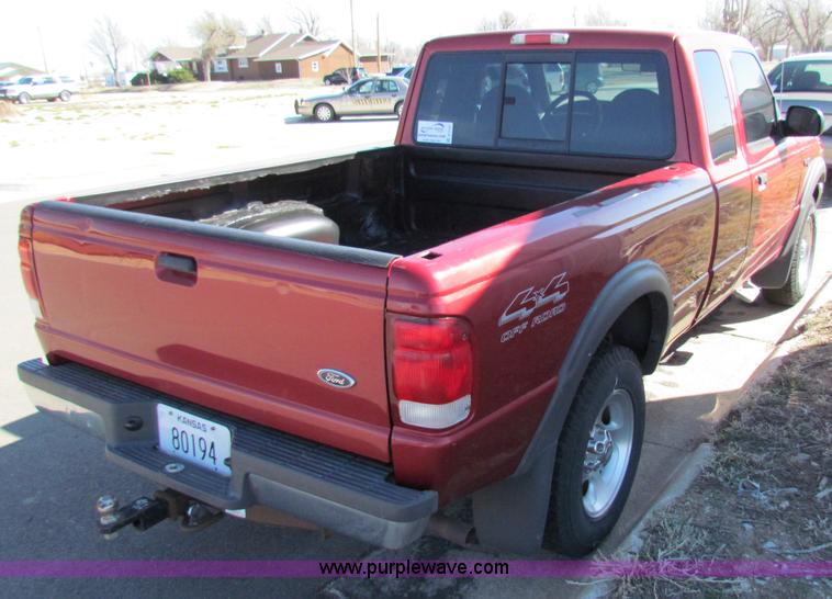 image for item B7197 1999 Ford Ranger SuperCab pickup truck
