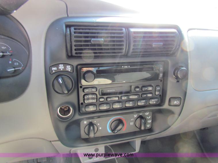 image for item B7197 1999 Ford Ranger SuperCab pickup truck