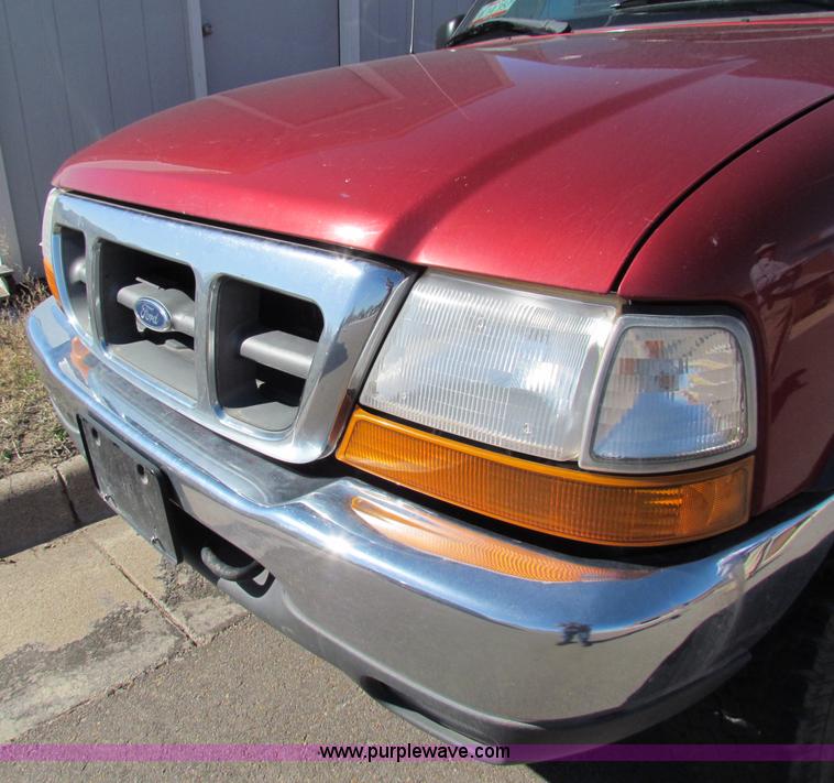 image for item B7197 1999 Ford Ranger SuperCab pickup truck