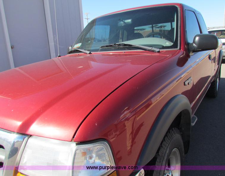 image for item B7197 1999 Ford Ranger SuperCab pickup truck