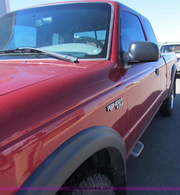 image for item B7197 1999 Ford Ranger SuperCab pickup truck