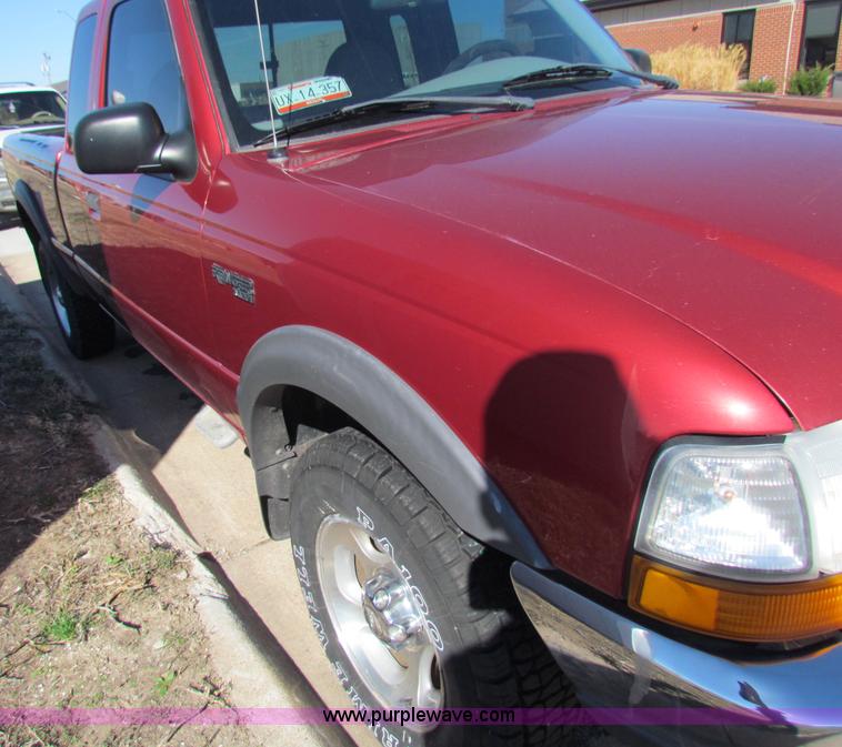 image for item B7197 1999 Ford Ranger SuperCab pickup truck
