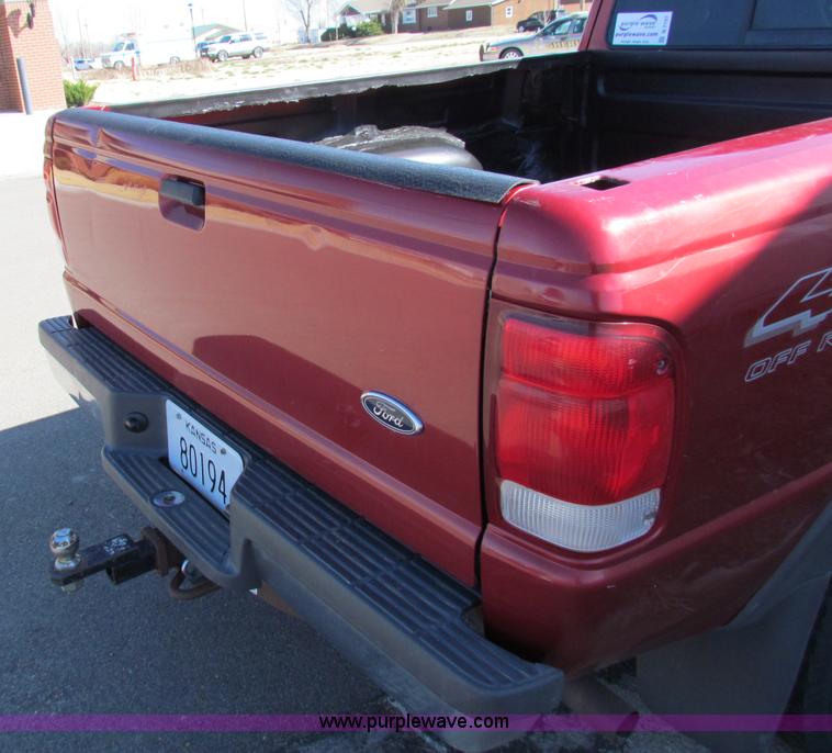 image for item B7197 1999 Ford Ranger SuperCab pickup truck
