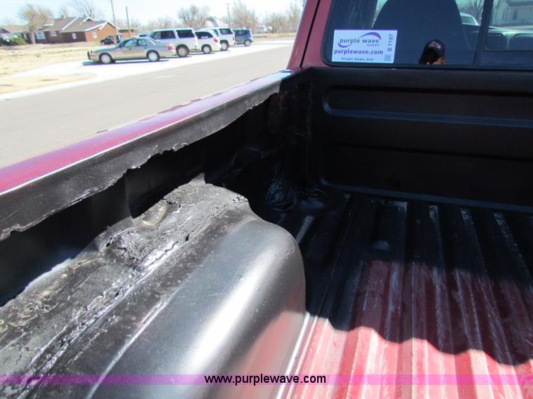 image for item B7197 1999 Ford Ranger SuperCab pickup truck