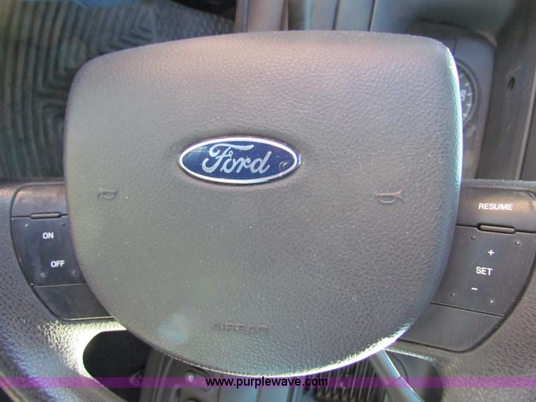 image for item B7198 2008 Ford Crown Victoria Police Interceptor