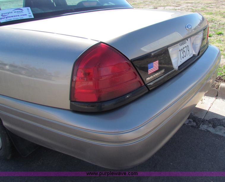 image for item B7198 2008 Ford Crown Victoria Police Interceptor