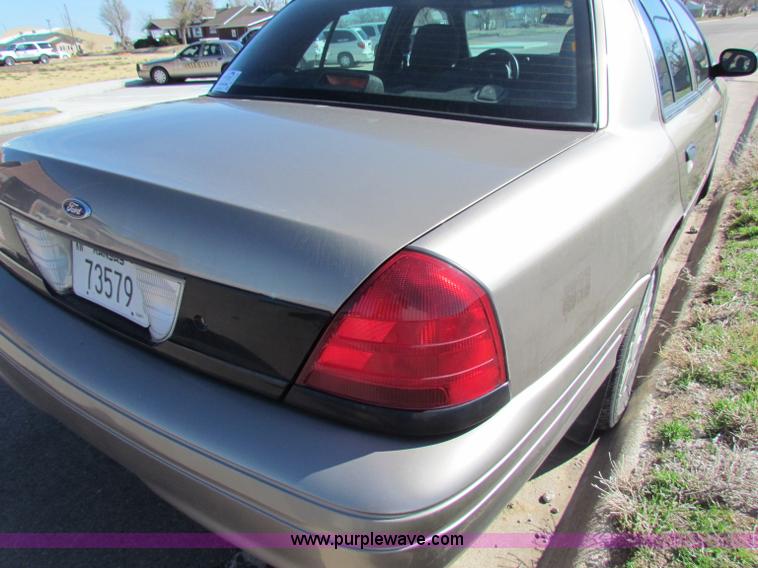 image for item B7198 2008 Ford Crown Victoria Police Interceptor