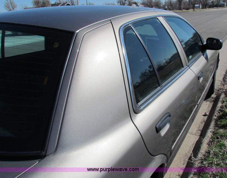 image for item B7198 2008 Ford Crown Victoria Police Interceptor