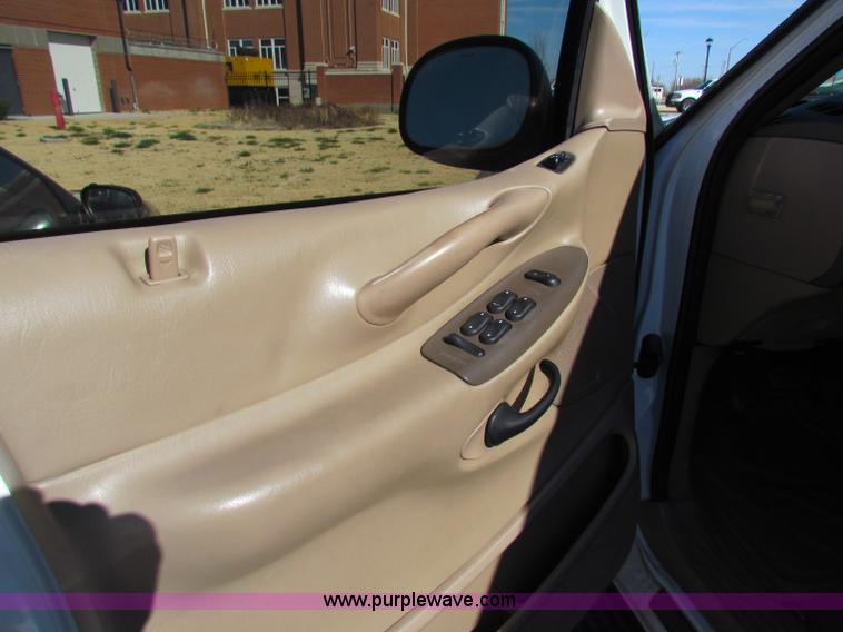 image for item B7199 1998 Ford Expedition Eddie Bauer SUV