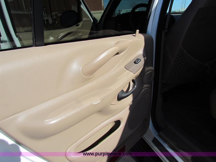 image for item B7199 1998 Ford Expedition Eddie Bauer SUV