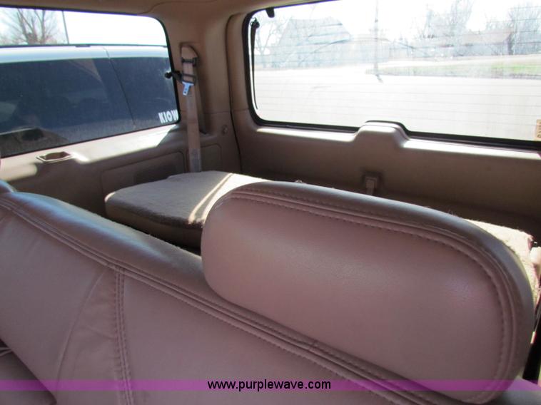 image for item B7199 1998 Ford Expedition Eddie Bauer SUV