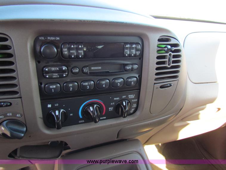 image for item B7199 1998 Ford Expedition Eddie Bauer SUV