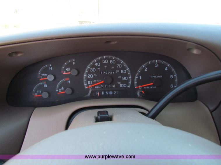 image for item B7199 1998 Ford Expedition Eddie Bauer SUV