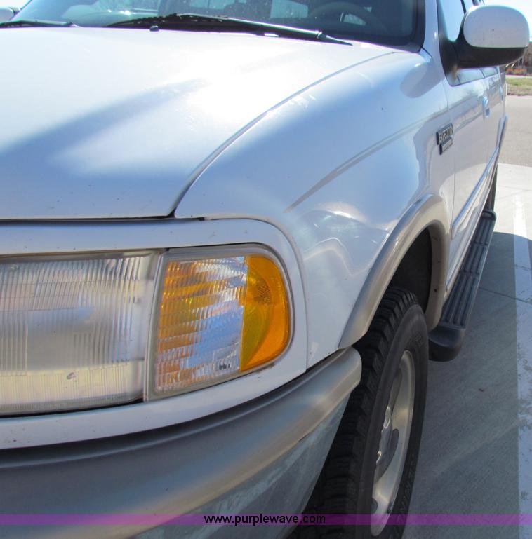 image for item B7199 1998 Ford Expedition Eddie Bauer SUV