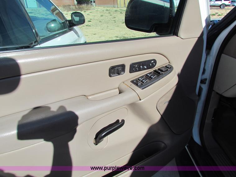 image for item B7200 2006 Chevrolet Tahoe K1500 SUV