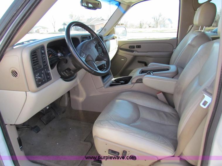 image for item B7200 2006 Chevrolet Tahoe K1500 SUV