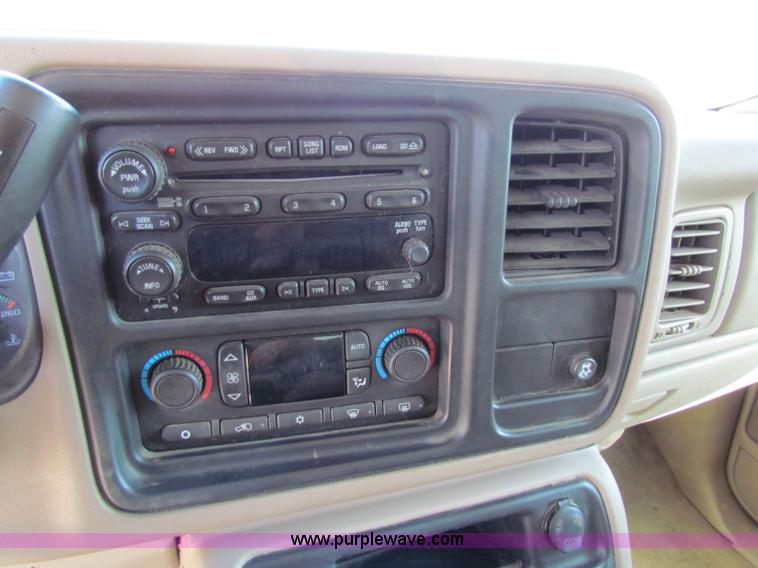 image for item B7200 2006 Chevrolet Tahoe K1500 SUV