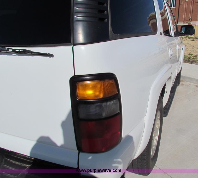 image for item B7200 2006 Chevrolet Tahoe K1500 SUV