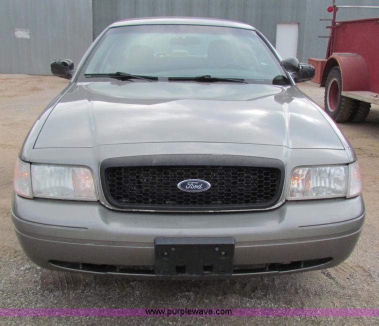 image for item B7204 2004 Ford Crown Victoria Police Interceptor